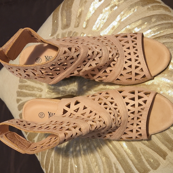 Shoes - Picture 1 of 4